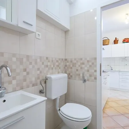 House Апартаменты *